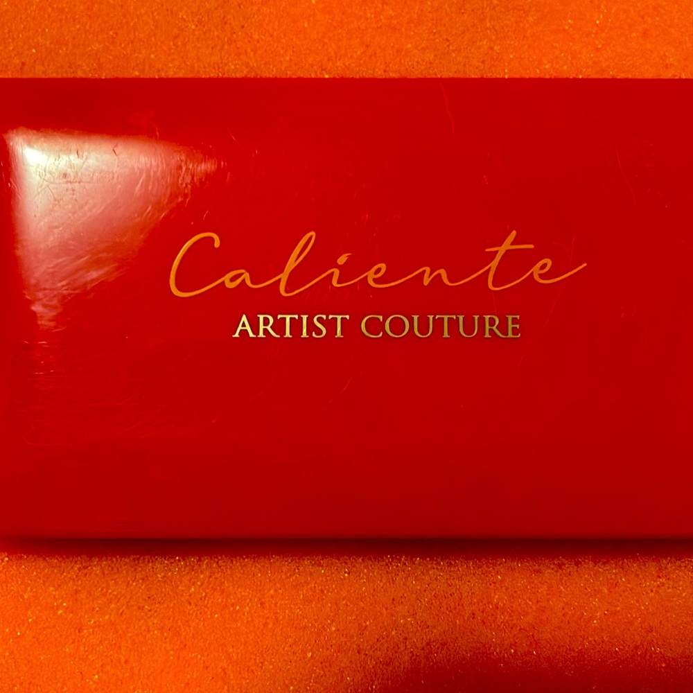 Artist Couture Caliente Pro Eye Shadow Palette